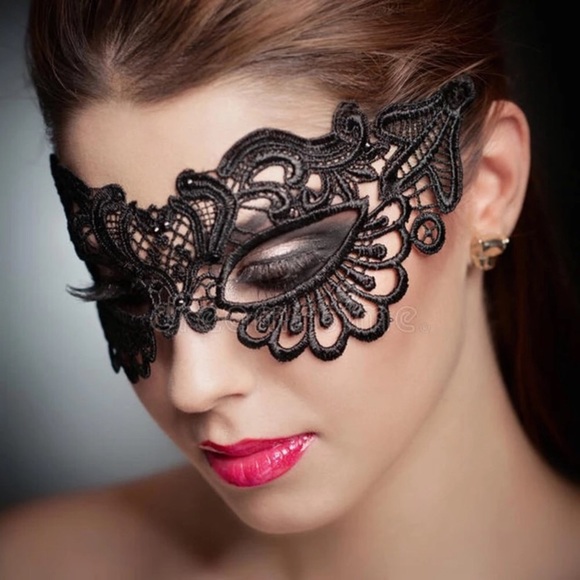Accessories - New! Black Lace Masquerade Mask